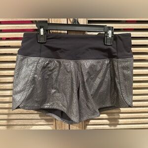 Lululemon Run Times Short II 4" in Luminosity Foil Print Black Silver / Black